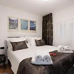 Villa Beachfront Marivi With Pool And Game
