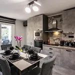 Beachfront Marivi With Pool And Game * Podglavica