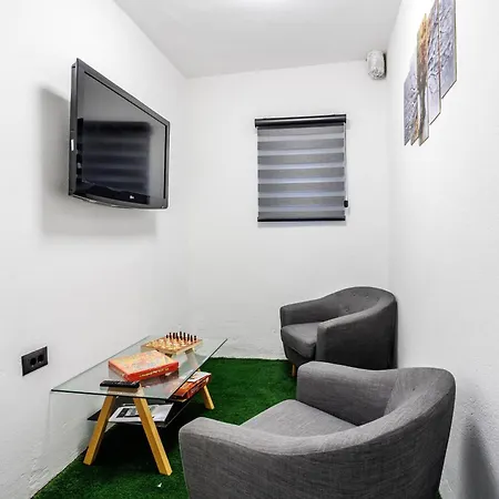 Beachfront Marivi With Pool And Game Podglavica