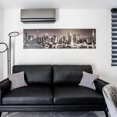 Beachfront Marivi With Pool And Game Villa