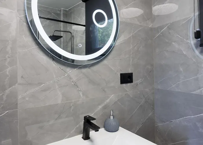 Beachfront Marivi With Pool And Game Podglavica