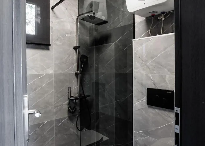 Beachfront Marivi With Pool And Game Podglavica