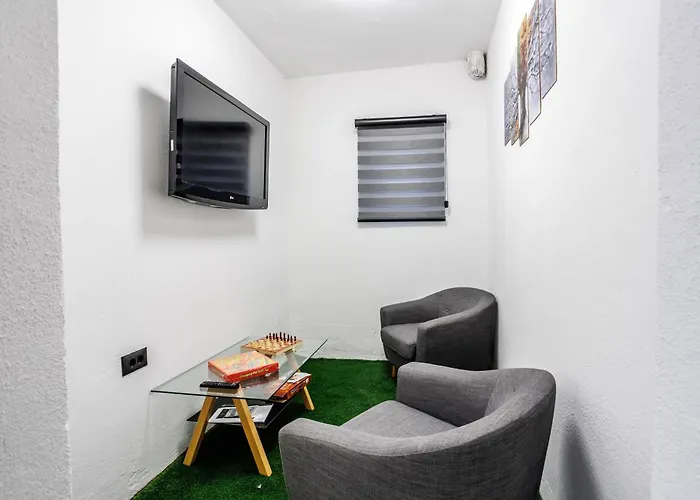 Beachfront Marivi With Pool And Game Podglavica