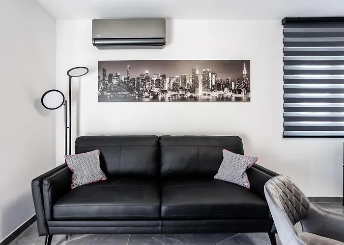 Beachfront Marivi With Pool And Game Villa