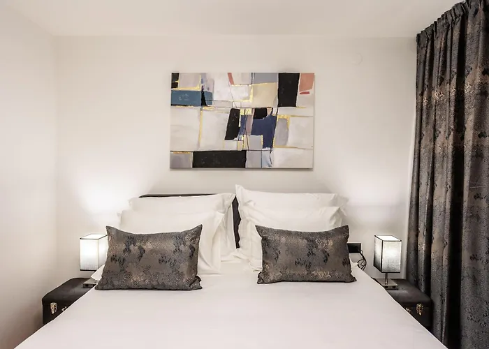 Beachfront Marivi With Pool And Game Podglavica