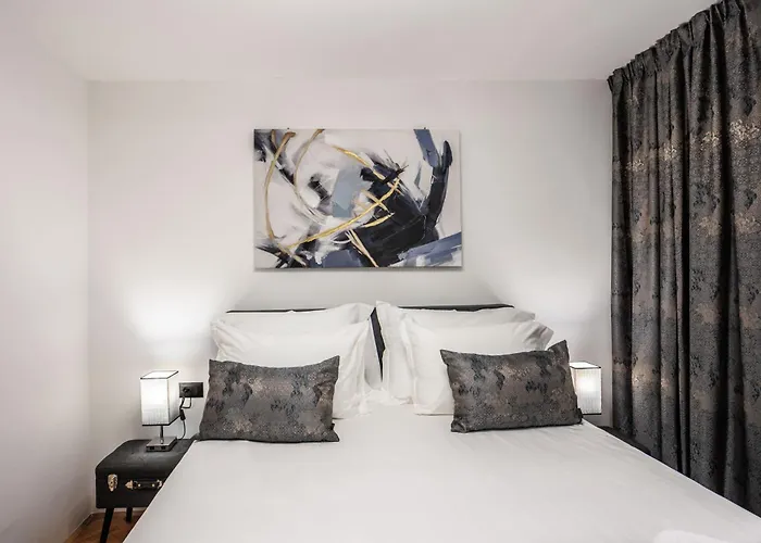 Beachfront Marivi With Pool And Game * Podglavica