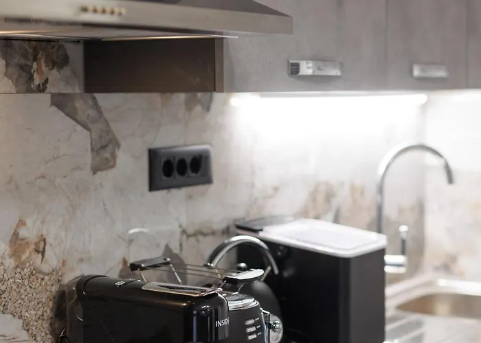 Beachfront Marivi With Pool And Game *